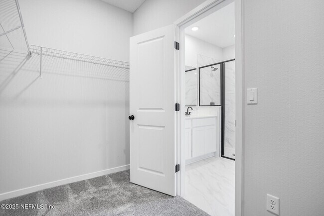 Building Photo - 95999 Surrey Pl