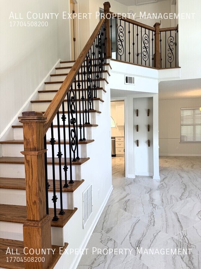 Building Photo - 2290 Honeycomb Ct