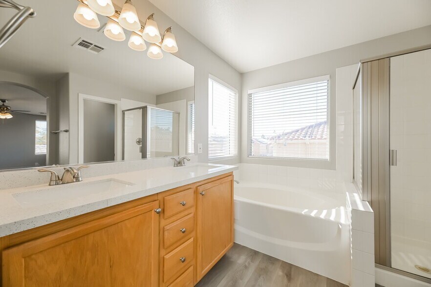 Building Photo - 10843 Colour Magic St