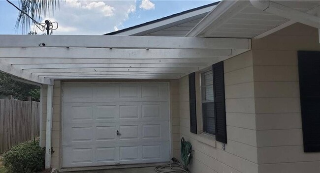 Building Photo - 203 Longview Rd