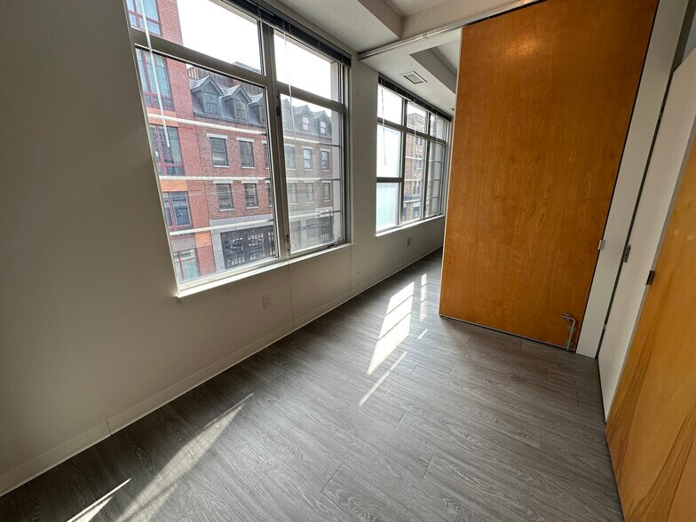 Building Photo - 145 E Berkeley St