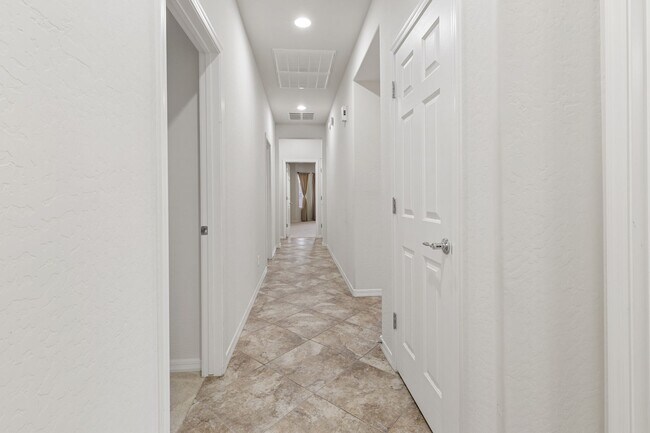 Building Photo - Nice East Mesa Home!