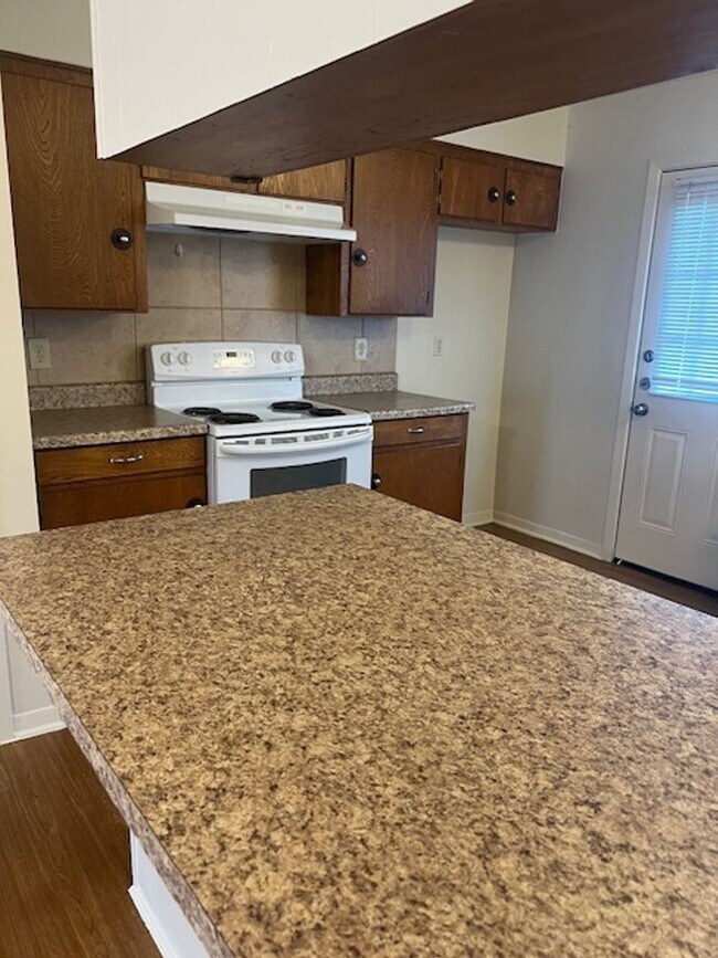 Building Photo - 2 bed 1 bath Duplex in Georgetown