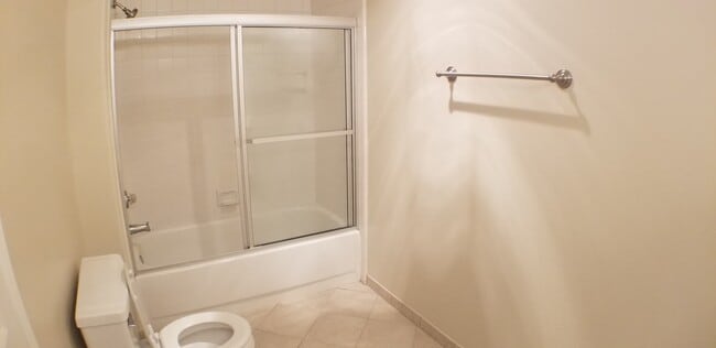 Master bathroom - 14365 Foothill Blvd