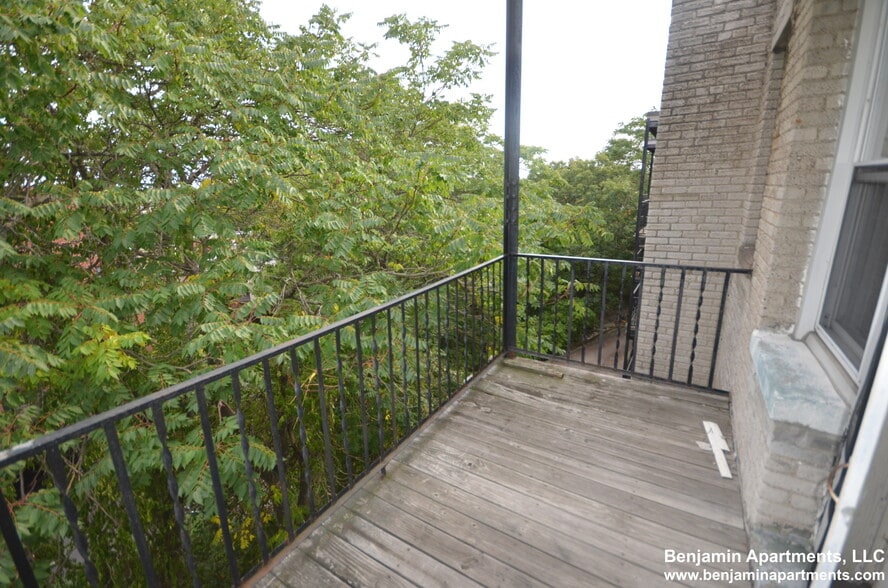 Building Photo - 1634 Commonwealth Ave