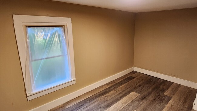 Building Photo - Four bedroom house available now  in Bradf...