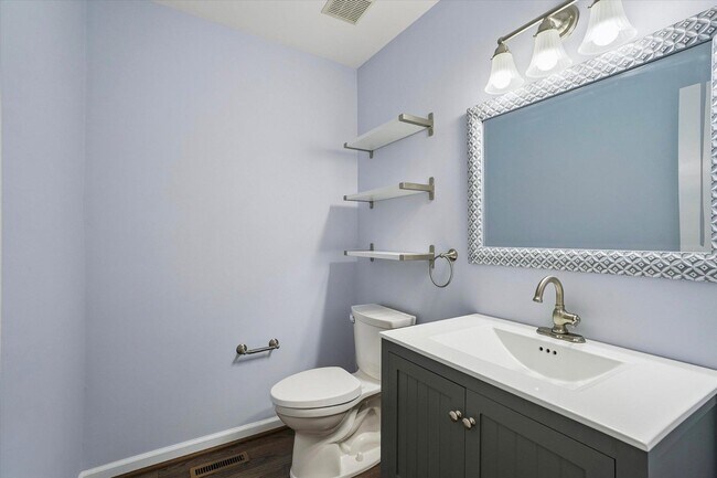 Building Photo - 1604 Cotswald Ct
