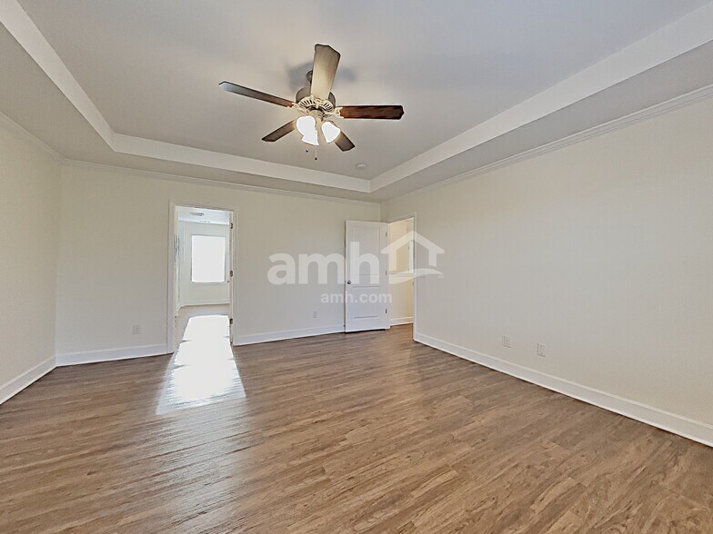 Building Photo - 5270 Lake Maxwell Dr