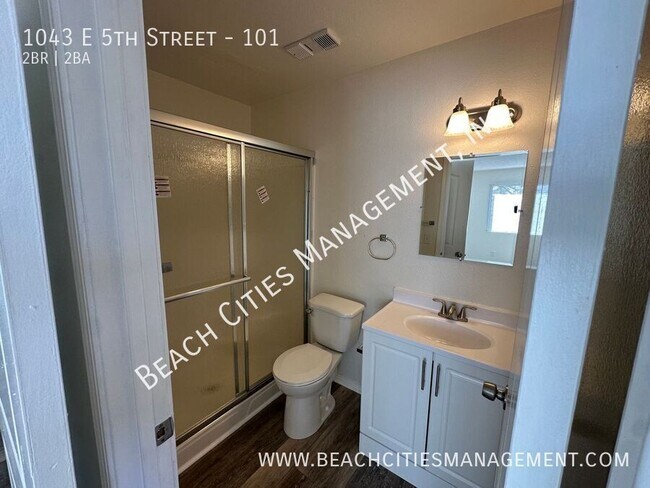 Building Photo - 1043 E 5th St