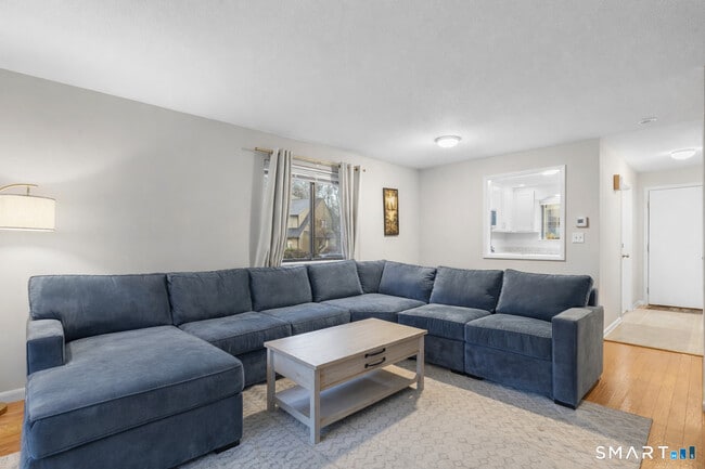 Building Photo - 9 Avon Ct