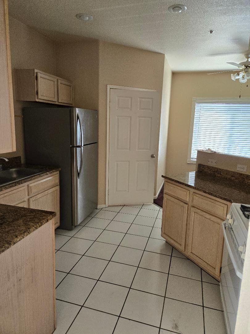 Building Photo - 6480 Annie Oakley Dr