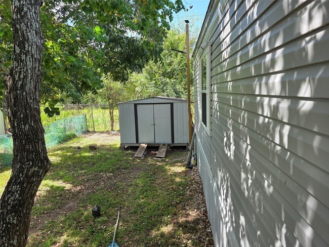 Building Photo - 2935 Calder Dr
