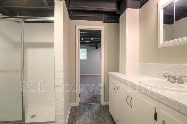 Building Photo - 11917 Sycamore Ave