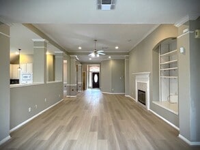 Building Photo - 1815 Rustic Oak Ln