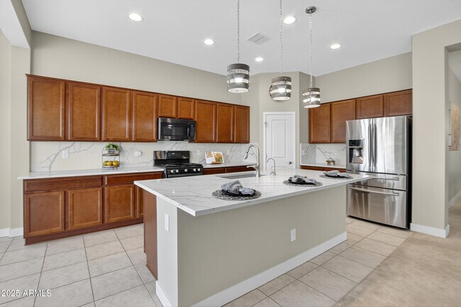 Building Photo - 3405 S 183rd Dr