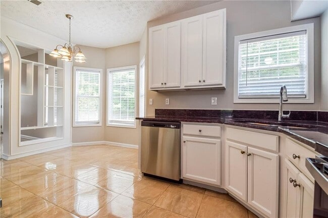 Building Photo - 305 Derby Dr