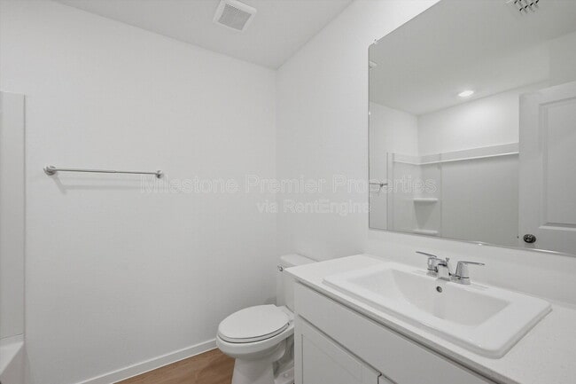 Building Photo - 3719 Longleaf Dr