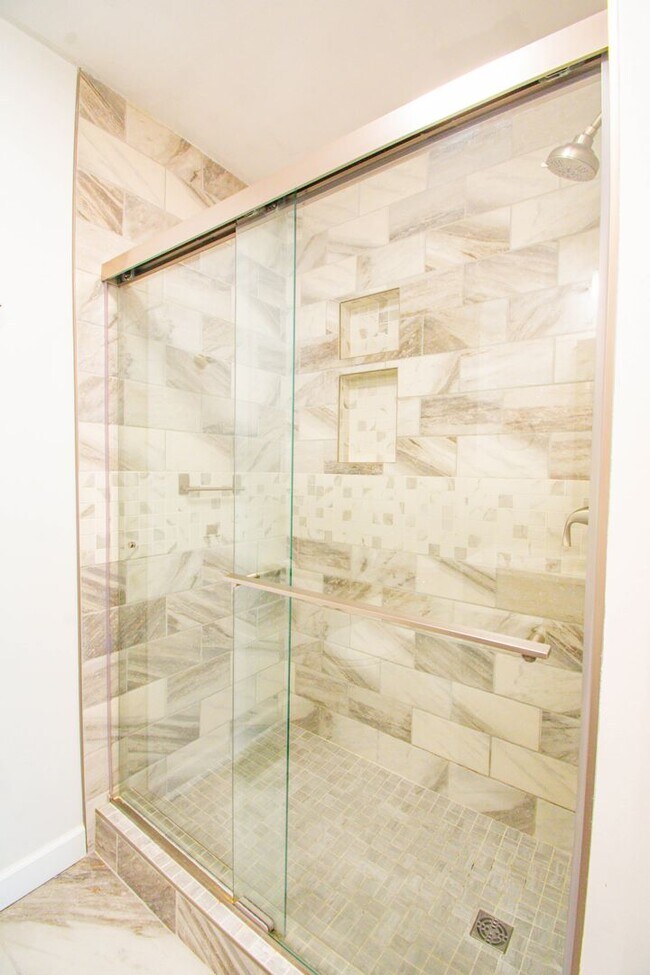 Building Photo - Available 3/27/26 - Charming Haymount 3 Bedroom 2 Bathroom Home- Pets Okay