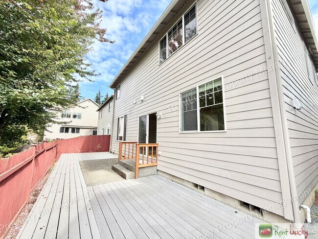 Building Photo - 16432 42nd Dr SE