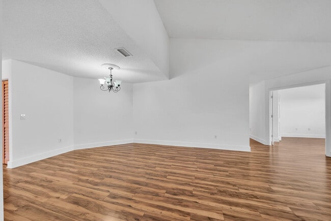 Building Photo - 4111 Coral Tree Cir