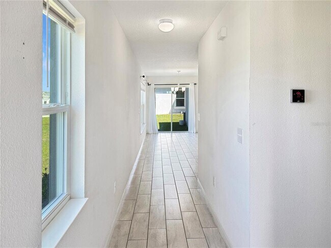 Building Photo - 4668 Glencrest Loop