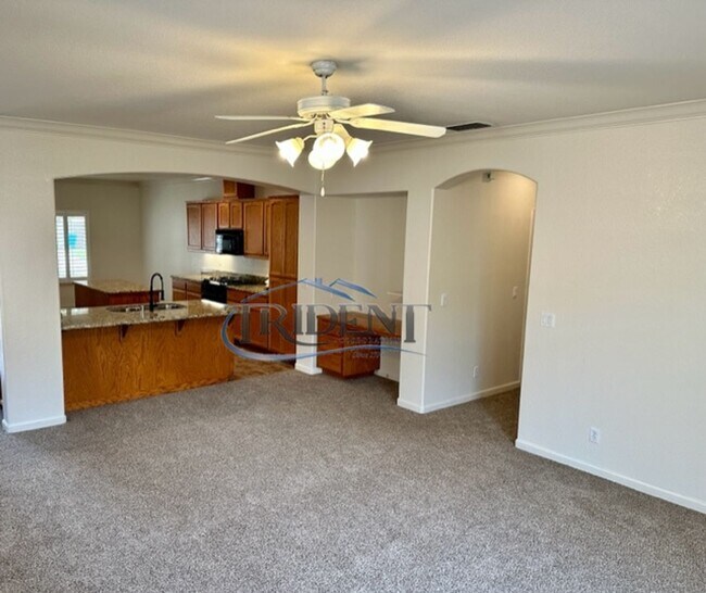 Building Photo - Beautiful 3 bedroom, 2 house