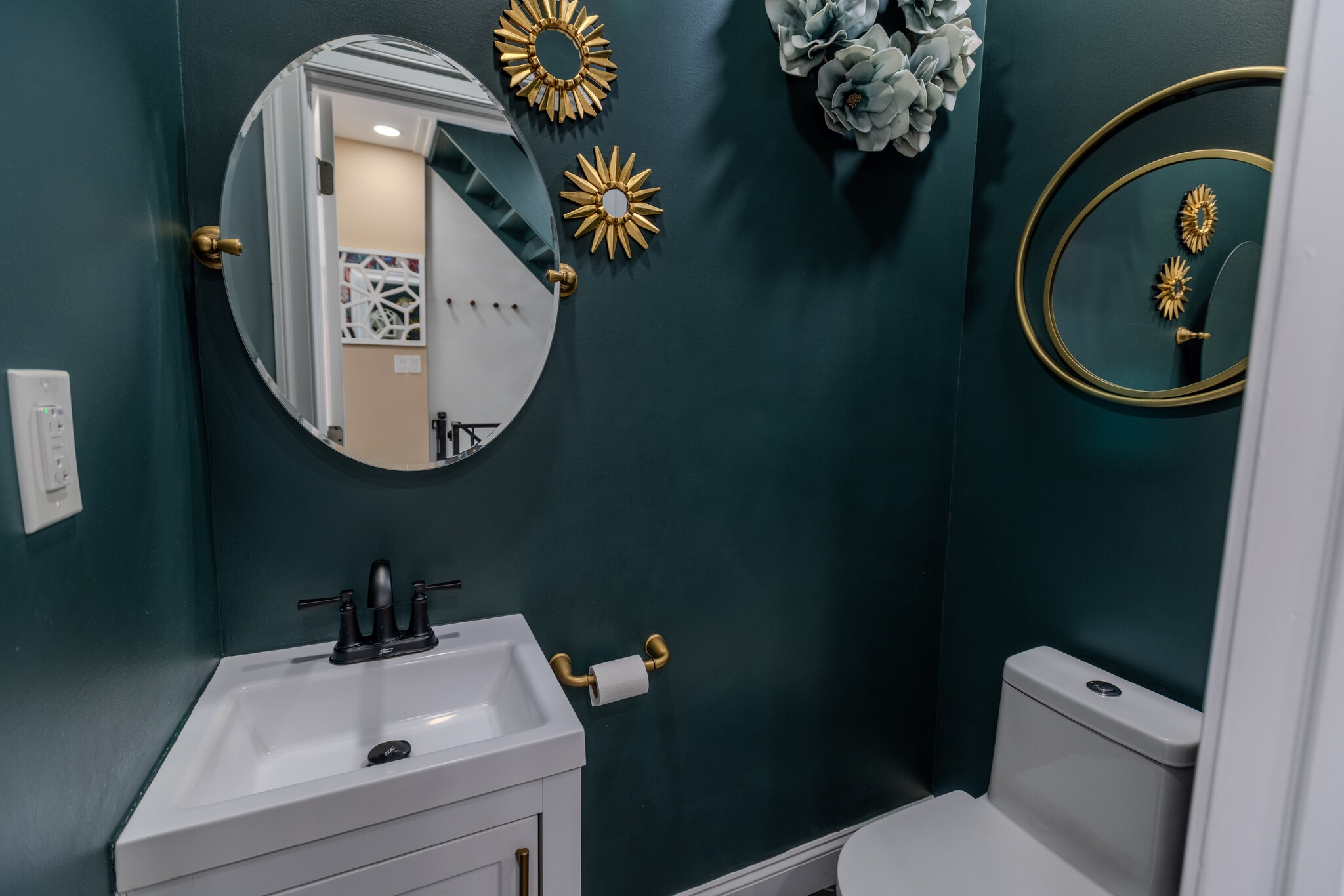 Building Photo - 1828 Hoffman St