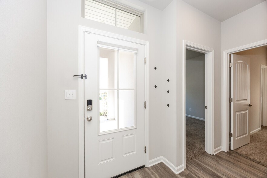 Building Photo - 4635 Mendocino Way