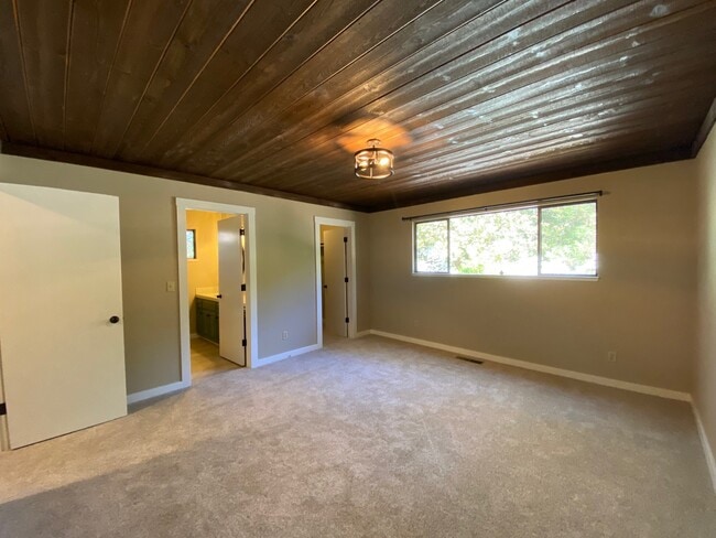 Building Photo - 10959 Alta Sierra Dr