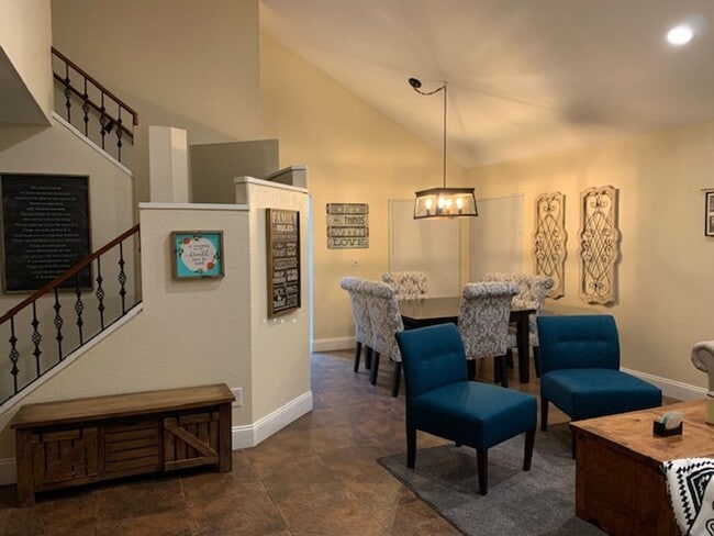 Building Photo - Beautiful 4 Bedroom, 3 Bathroom Home in Redlands