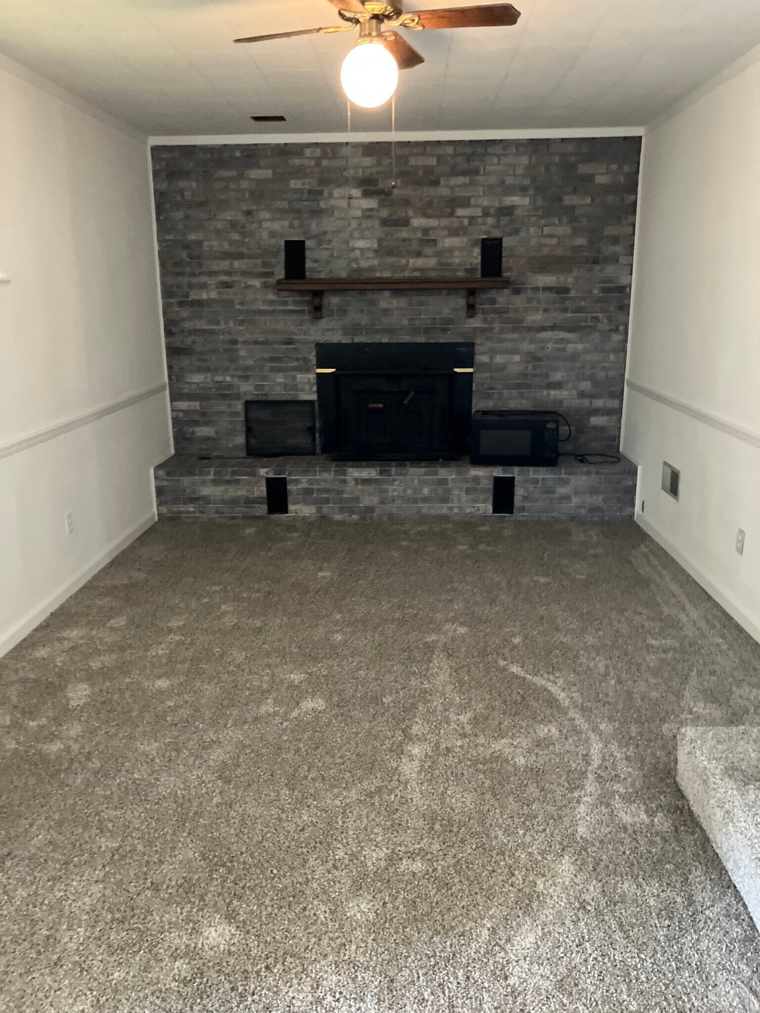 Building Photo - 3316 Mountain View Dr