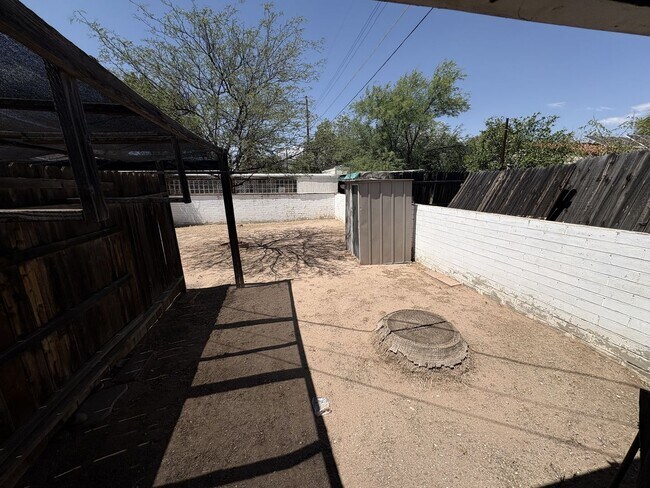 Building Photo - Centrally located Gem for rent