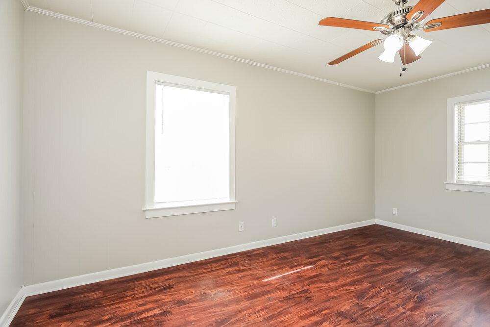 Building Photo - 624 9th Ave