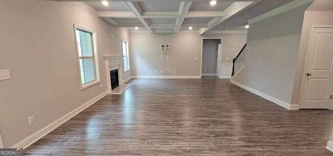 Building Photo - 352 Newshaw Dr