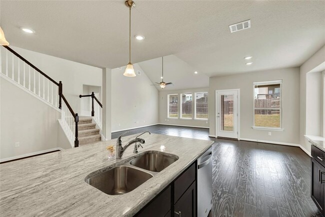 Building Photo - 908 Leadtree Loop