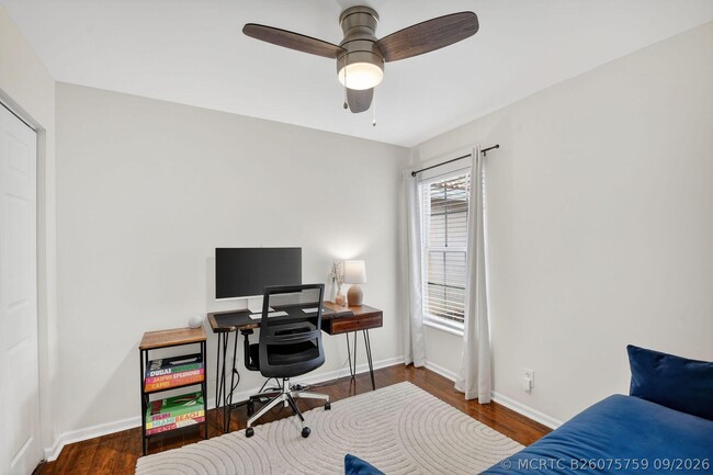 Building Photo - 3387 Commodore Ct