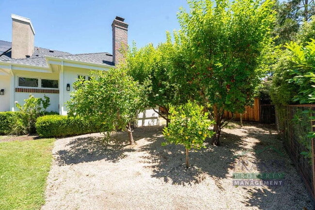 Building Photo - 121 Laurel Grove Ave