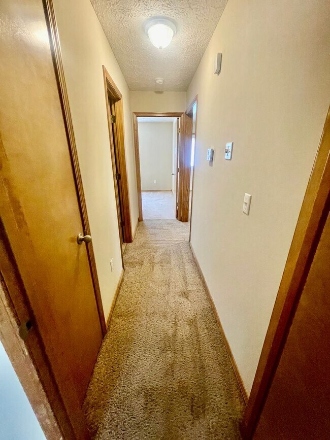 Building Photo - 6008 N 8th Ave