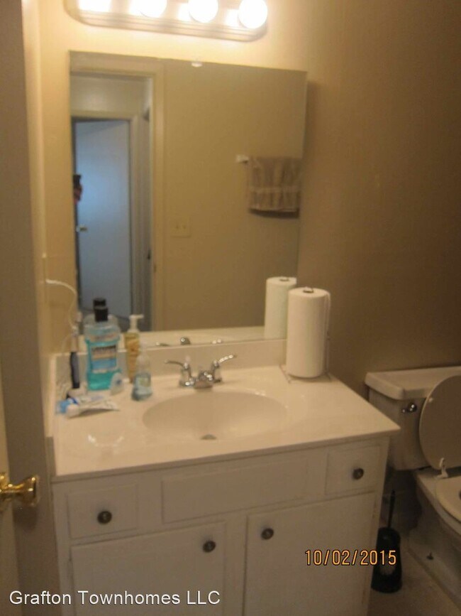 Building Photo - 102-1847 Falls Rd