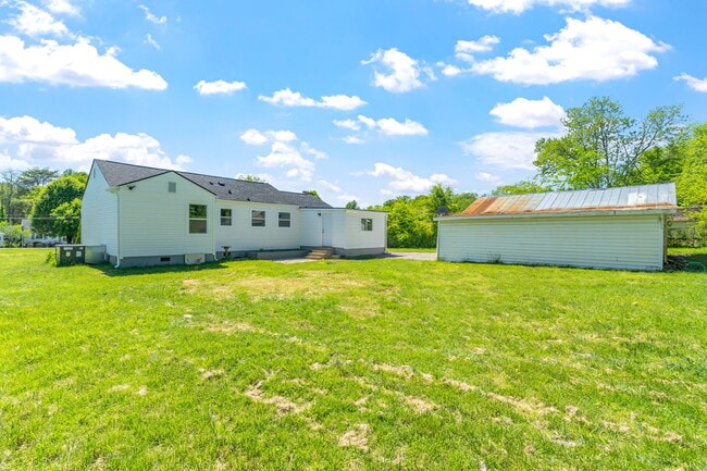 Building Photo - 5700 Ridgefield Rd