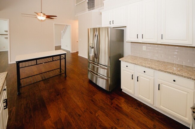 Building Photo - 1424 Shadowbrook Dr