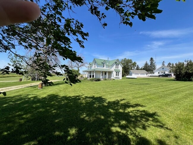 Building Photo - 3085 Overland Ave