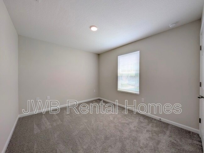 Building Photo - 1292 Pangola Dr