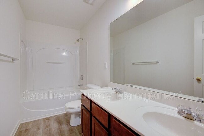 Building Photo - 421 Garden Grove Rd