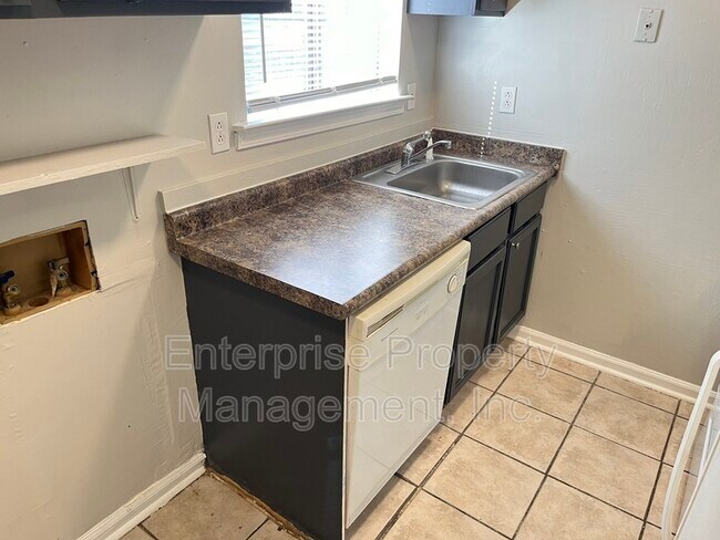 Building Photo - 1355 Garden Rd