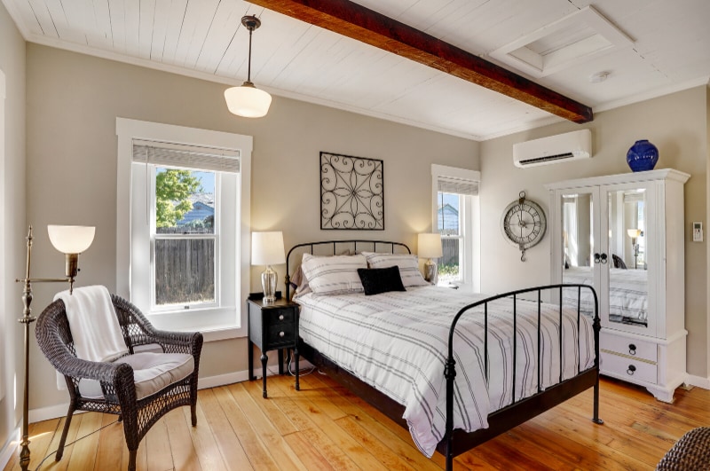 Building Photo - 731 SW Elm St