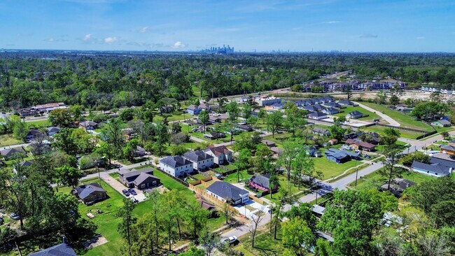 Building Photo - 8106 Locksley Rd