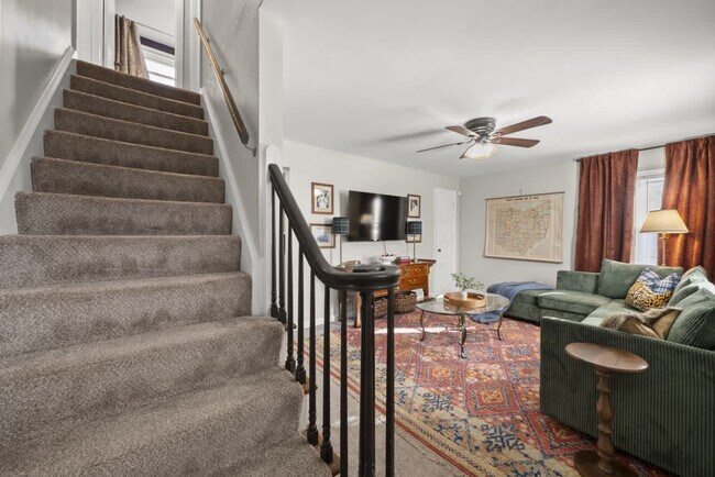 Building Photo - 1710 Hess Blvd