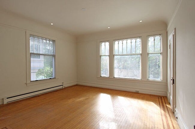 Building Photo - 304 Walnut St