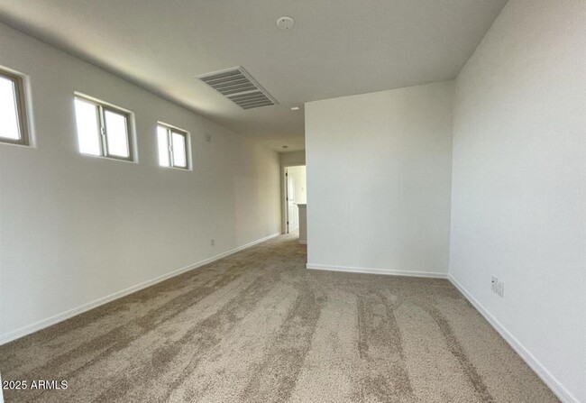 Building Photo - 15138 W Hadley St